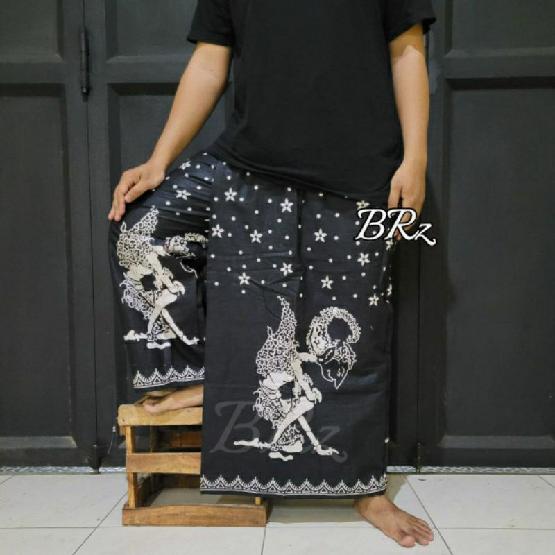 Sarung Celana Batik Motif Wayang Sedeku Putih