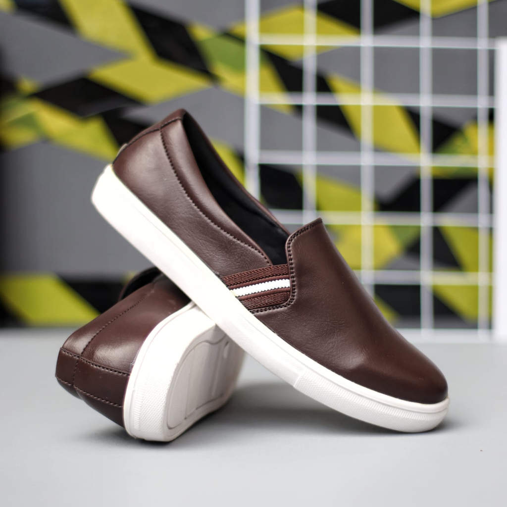 Sepatu Formal Casual Hitam Slip-on Kulit Pu Kerja Pria Crafts Neo