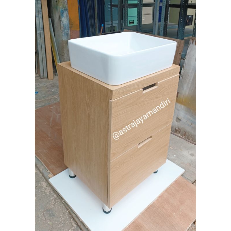 Lemari wastafel lapisan hpl lemari cuci tangan furniture custom furniture minimalis
