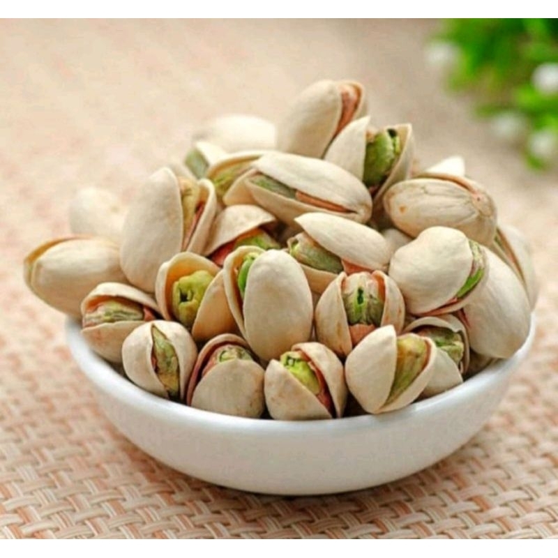 

Kacang Pistachio Panggang 500grm /kacang fustuc-Pistachios