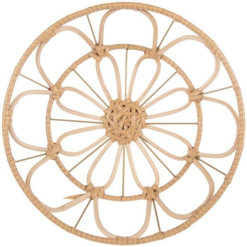 hiasan dinding rotan motif bunga melingkar