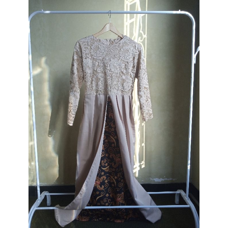Gamis Brokat dan batik| Gamis kondangan wisuda