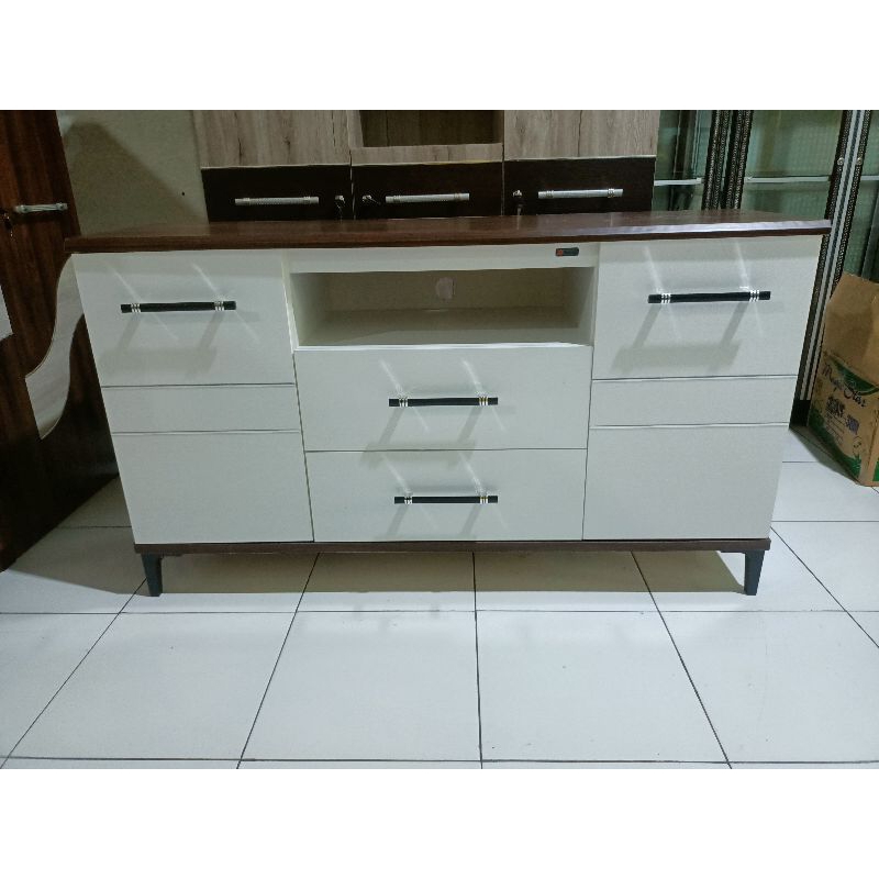 Lemari Bupet UK 140 By : Mebel Hakim