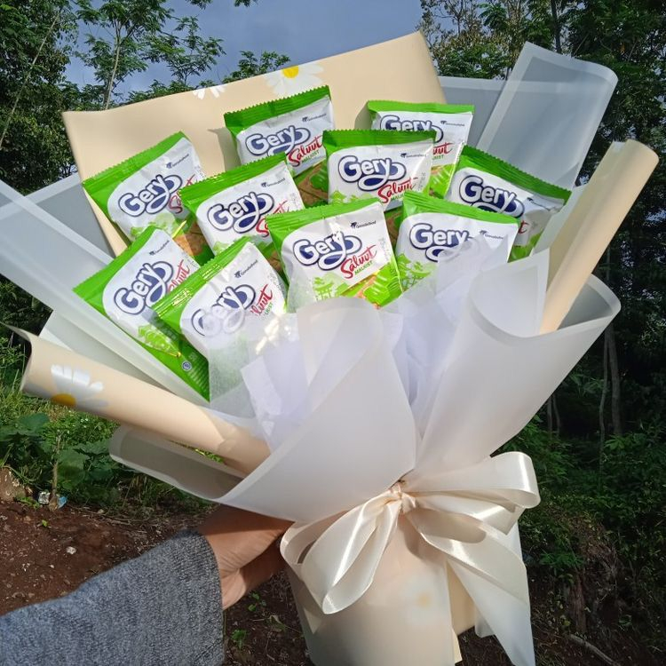 

SNACK BOUQUET / BOUQUET / BUKET SNACK hampers gift wisuda ulang tahun anniversary valentine