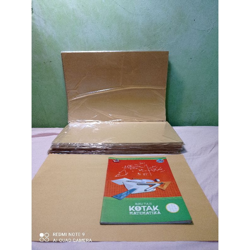 

Sampul Coklat Polos ukuran KWARTO / 1Pak isi 20Lembar