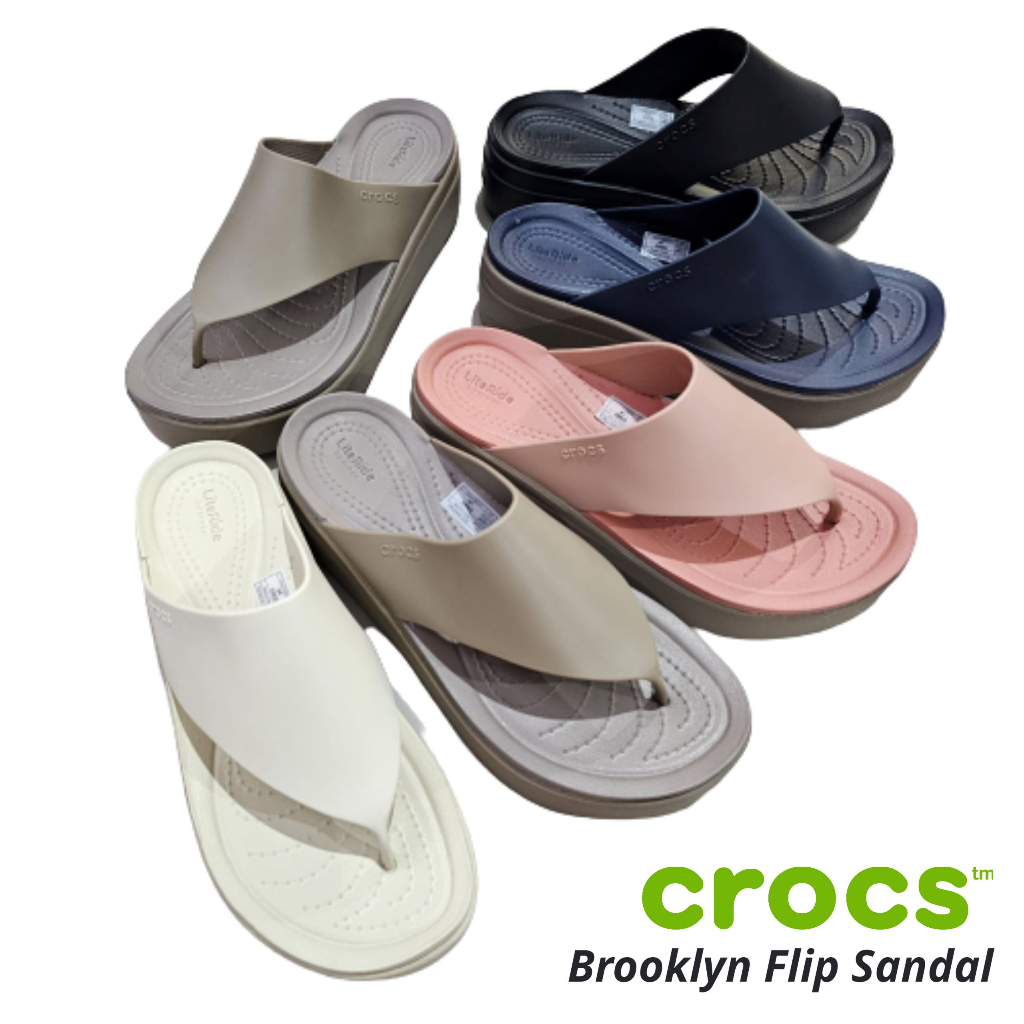 Crocs / Crocs Brooklyn Sandal Low Wedge / Sandal Wedges / Sandal Crocs / Crocs Wanita / Crocs Wedges