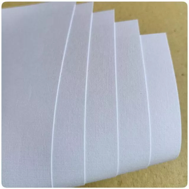 

Kertas Sertifikat Linen Hitam dan Putih Ukuran Folio