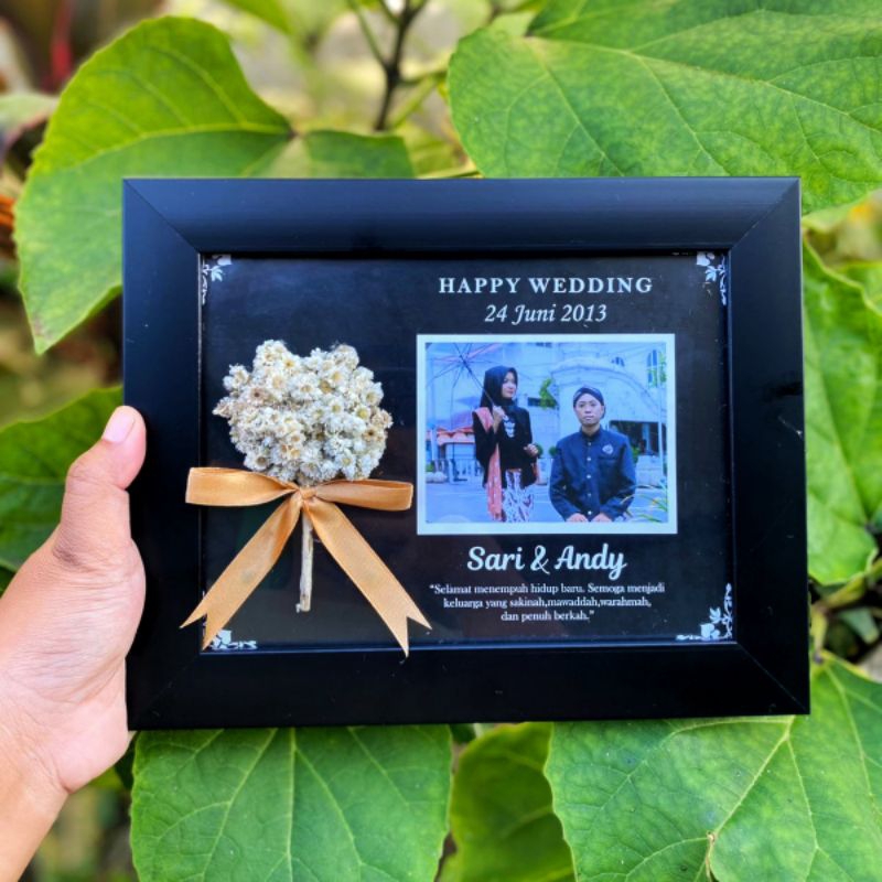 Frame Kado Unik | Ultah Wisuda