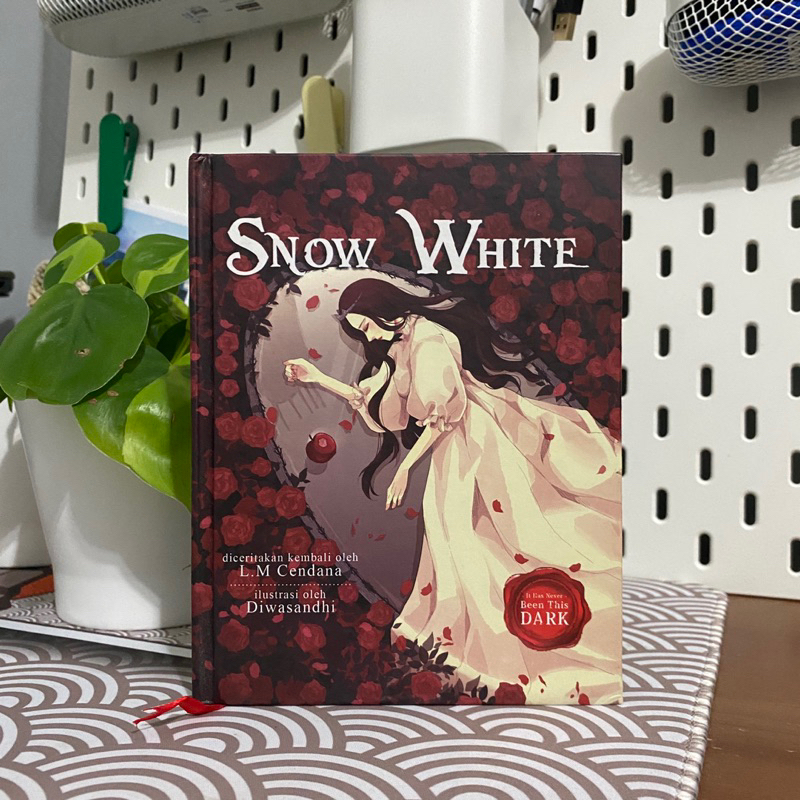 Snow White - LM Cendana