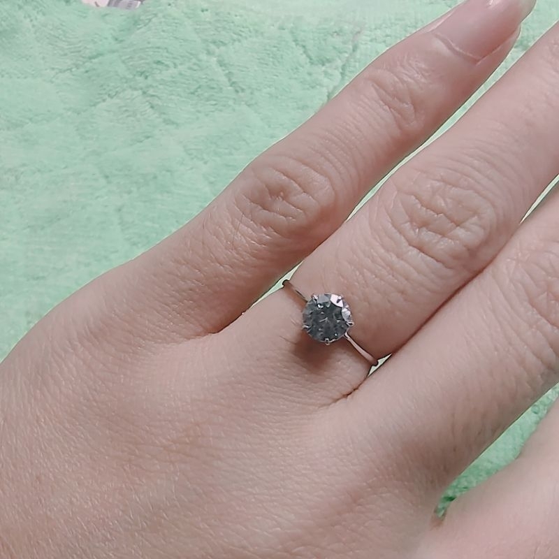 cincin  mas putih  17k kadar 750 series Nagita mama cipung Solitaire diamond look mas tua