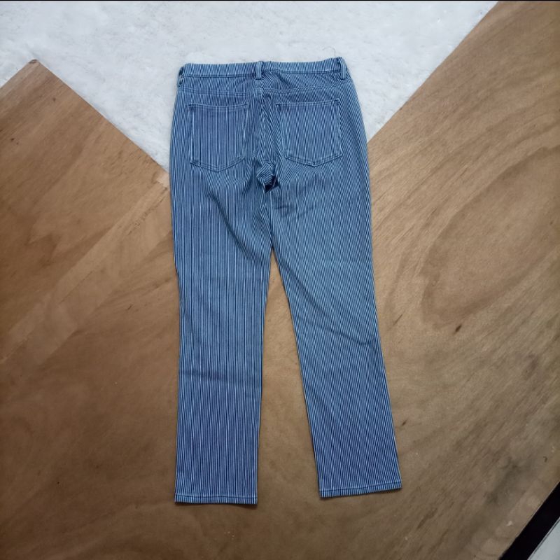 Celana panjang UNIQLO Remaja Stretch