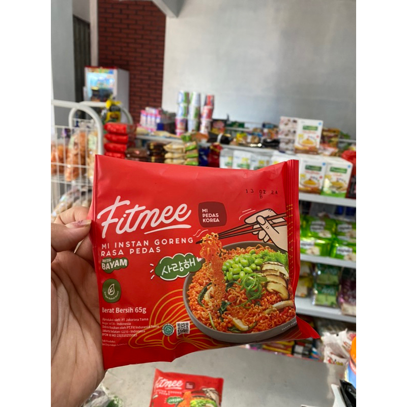 

HALAL / Fitmee Mie Goreng Rasa Pedas Korea With Bayam 65gr