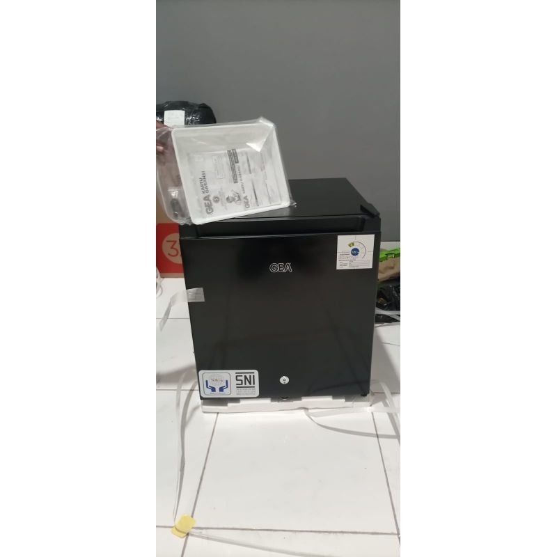 GEA RS06DR - Kulkas Portable Mini Gea RS-06DR - Semarang