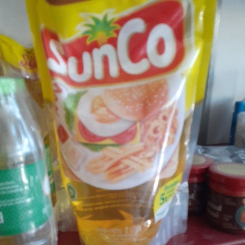 

Minyak Goreng Sunco Kemasan 2L Jernih Dua Kali Penyaringan Panas Merata