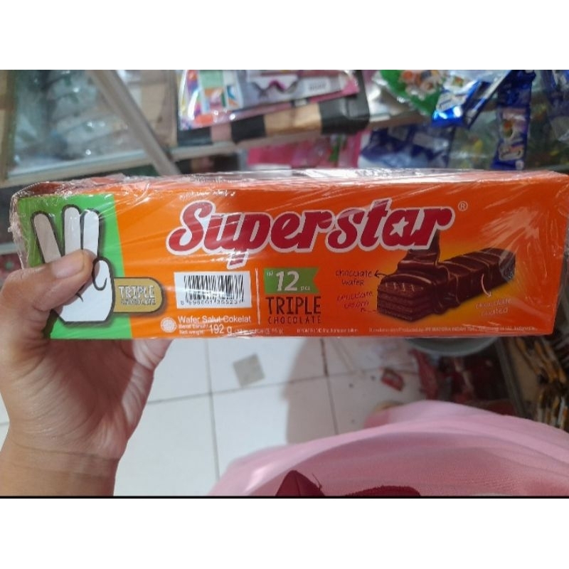 

Wafer Superstar triple chocolate 1 Box isi 12