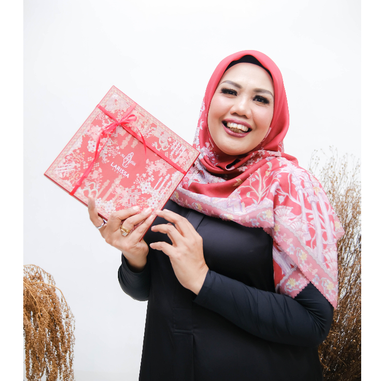 At Muflih - Larissa Scarft | Hijab Segiempat | Scarf Voal Reguler & Syar'i