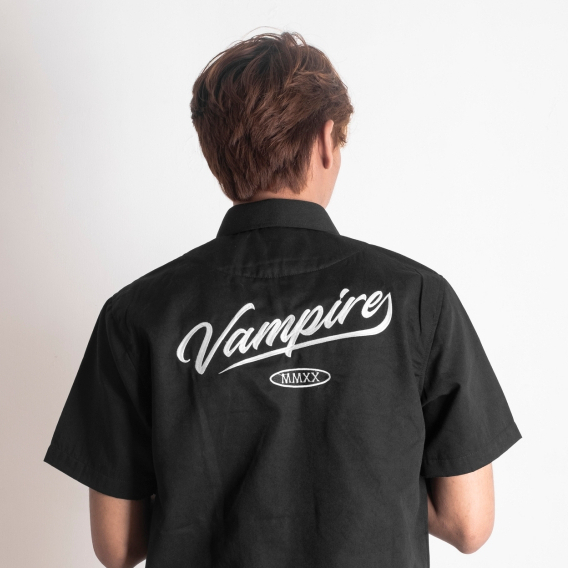 Workshirt Pria Kemeja Kerja Hitam Tornado Vampire Kingdom