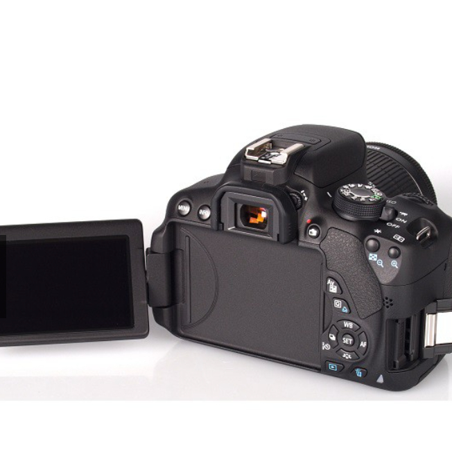 KAMERA CANON EOS 700D + LENSA KIT 18-55MM