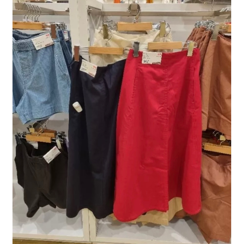 SALE Rok Midi Flare Katun Uniqlo warna navy