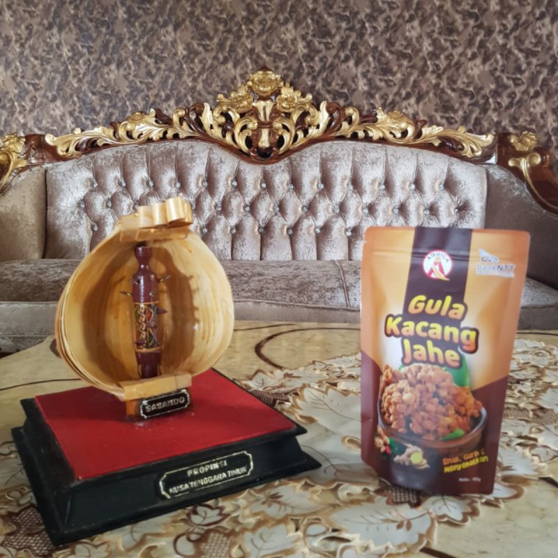 

KACANG GULA by AQUILA ALMETIRA