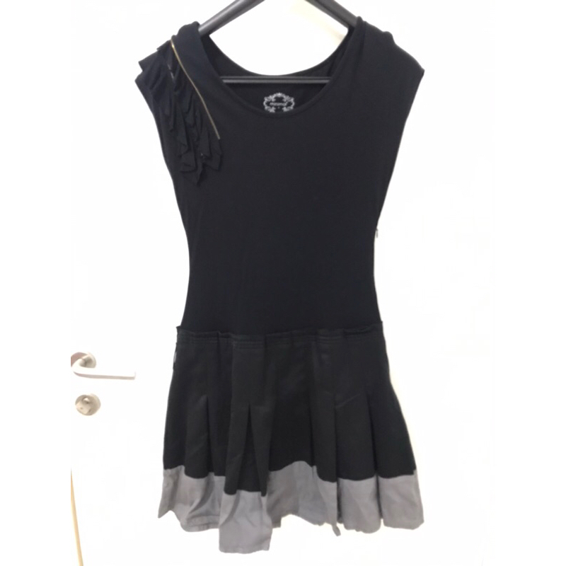 DRESS MINIMAL BLACK ZIPPER