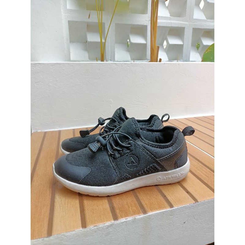 sepatu sekolah airwalk