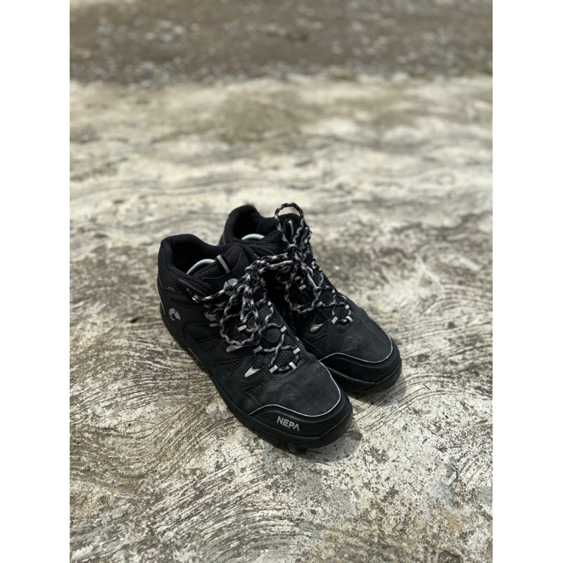 Sepatu gunung second original nepa