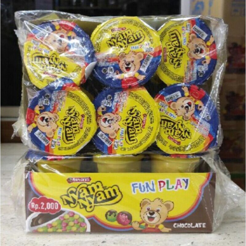 

NYAM NYAM FUN PLAY 1 BOX ISI 12 PCS