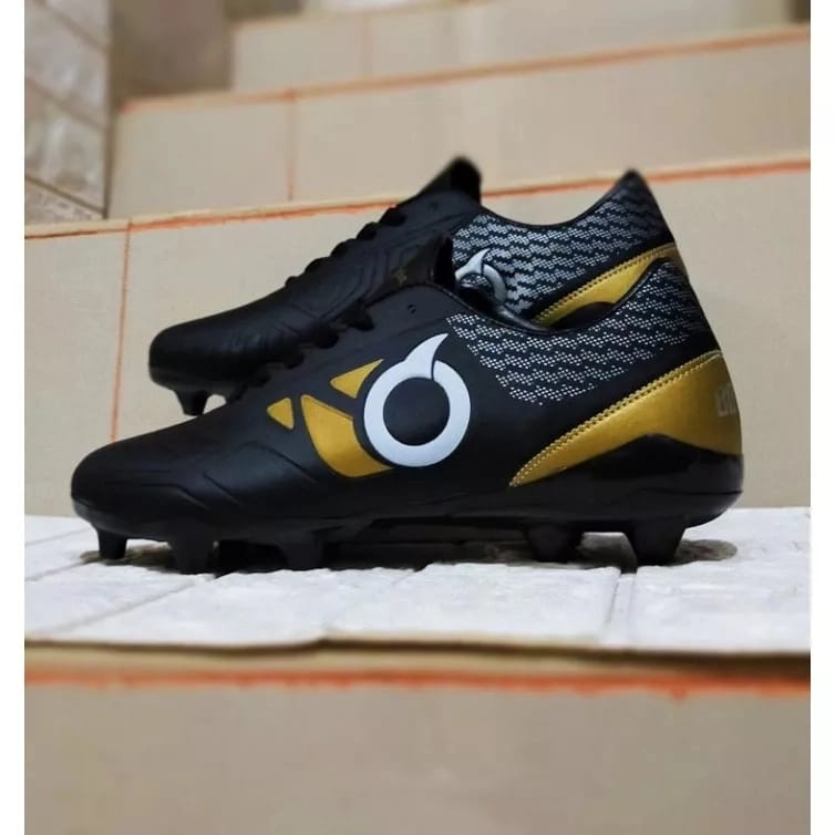 Sepatu Bola Ortus Forte Savage Ortuseight Hitam Gold Komponen Original