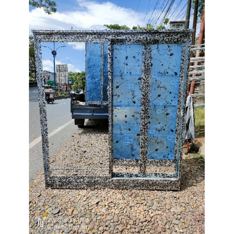 LEMARI BAJU MINIMALIS PINTU GESER+ PINTU BUKA