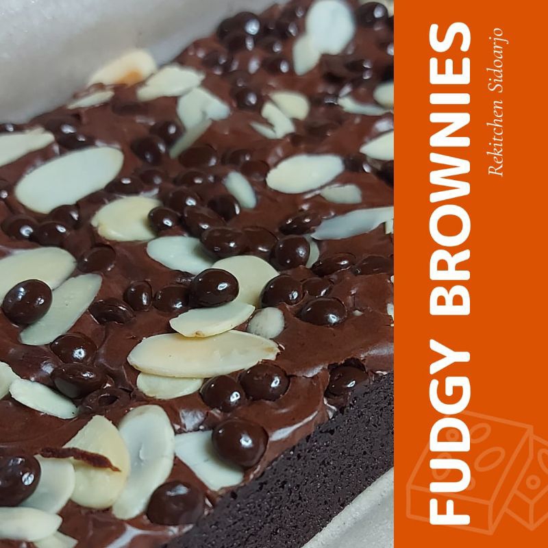 Fudgy Brownies Dark Chocolate Enak 22x10 cm