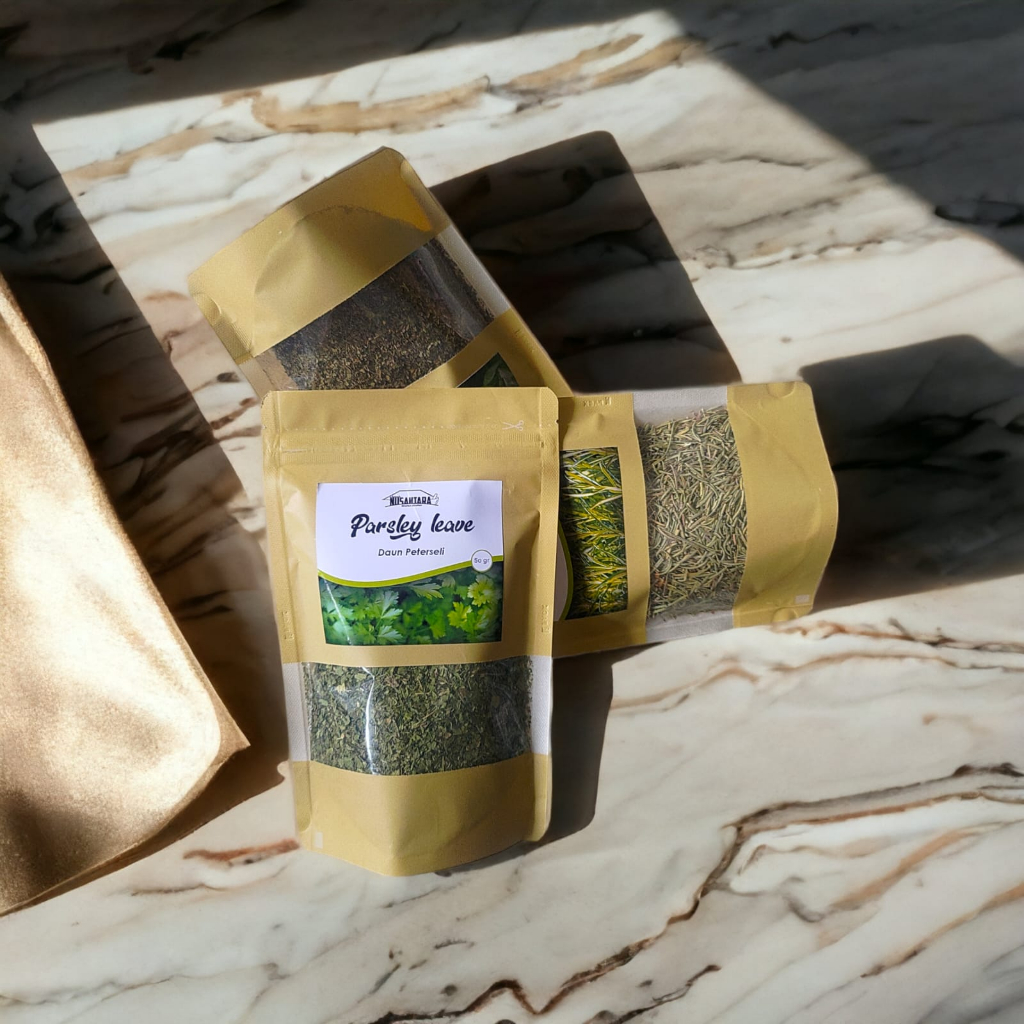 

Daun Parsley Kering 1 Pack Isi 50gr - Dried Flakes Peterseli Leaves