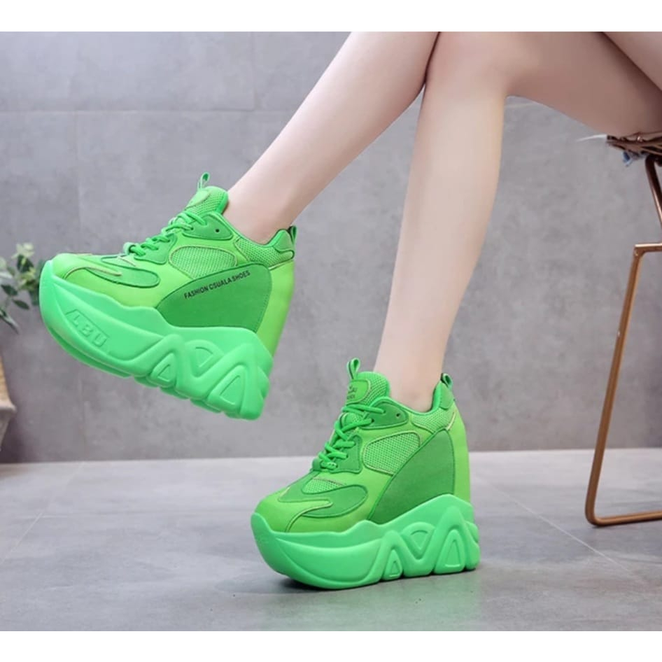 GVN Shoes - Sepatu Sneakers Boots Wanita Hak Dalam Motif Corak Kekinian As 145