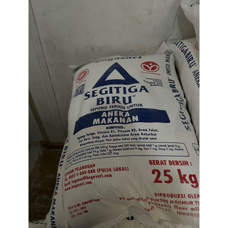 

tepung segitiga curah /timbangan 1kg