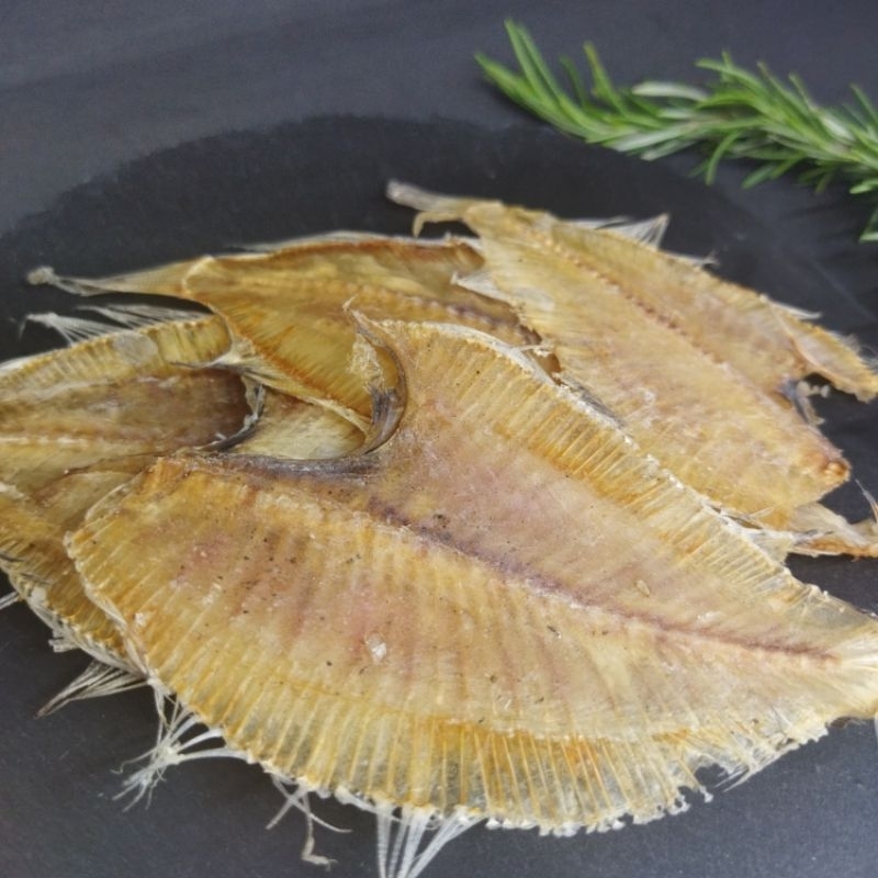 

Ikan pihi super 1 kg kering bumbu masakan alami