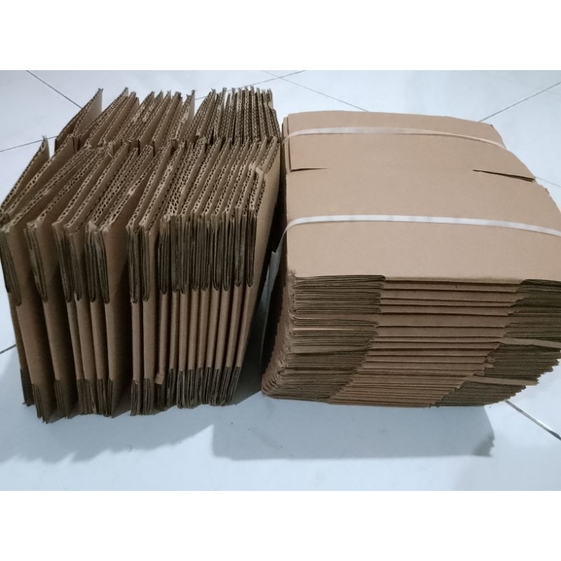 

Kardus tebal untuk tambahan packing klakson, lampu, dll