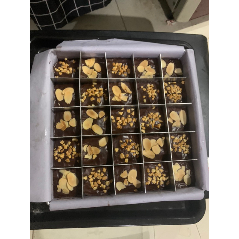 

shiny fudgy brownies
