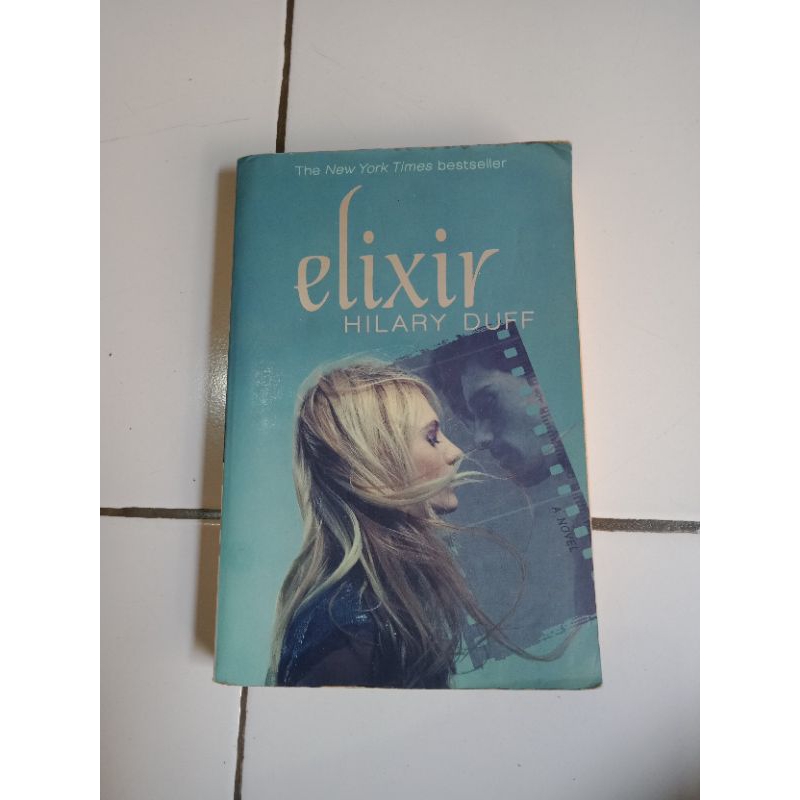 Novel Ellxir Hilary Duff