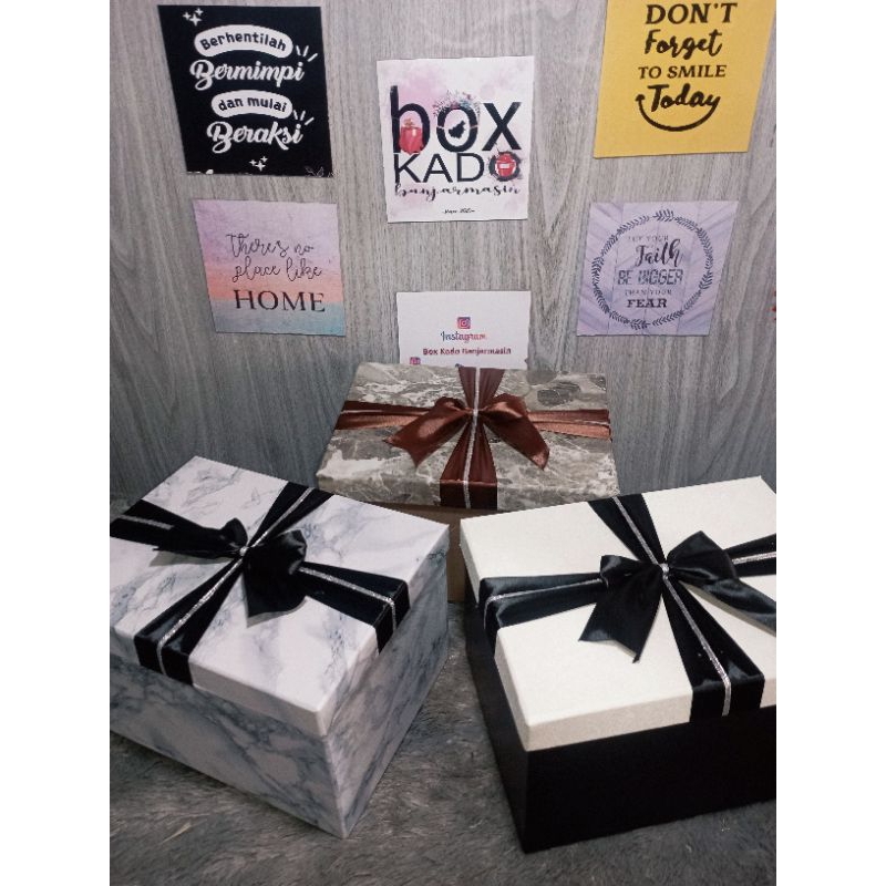 

Box Kado Ukuran 25cm x 18 cm Tinggi 15cm by Box Kado Banjarmasin