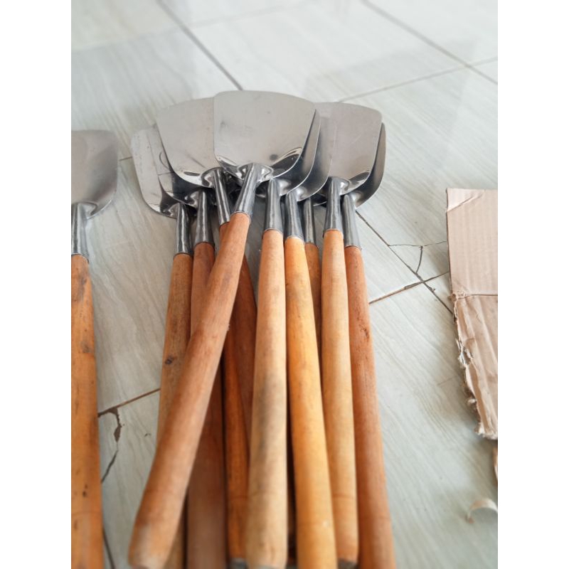 SPATULA STAINLESS GAGANG KAYU BESAR / SUTIL GAGANG KAYU JUMBO / SODET GAGANG KAYU BESAR/ SODET BESI 