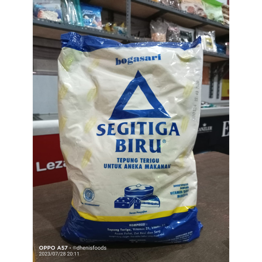 

Bogasari Tepung CAKRA KEMBAR/SEGITIGA BIRU 1 KG