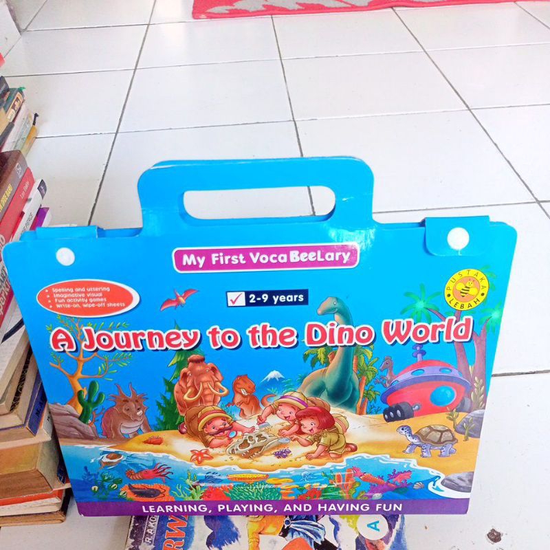 BUKU MY FIRST VOCA BeeLARY A JOURNEY TO THE DINO WORLD