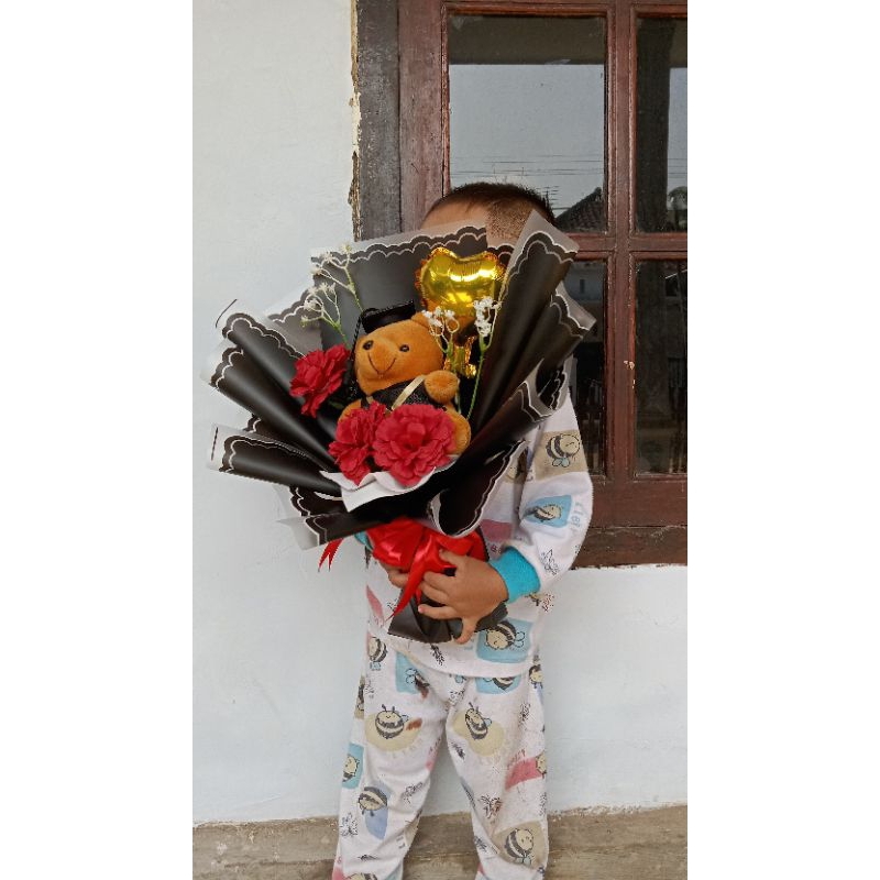 

Bucket Boneka Wisuda Balon Bunga