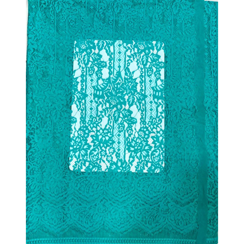 Bakal Kebaya Brukat Rumah Adat