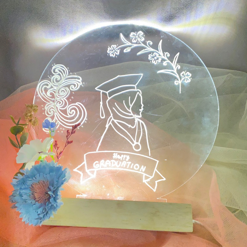 akrilik lettering kado wisuda