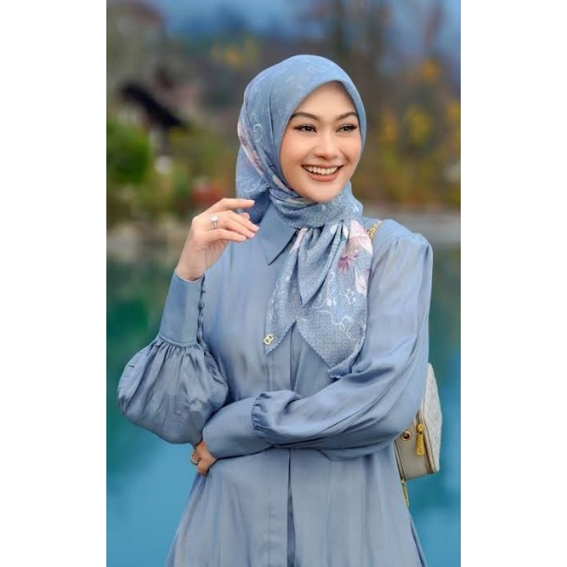 Buttonscarves Nada Series in Cis  Preloved
