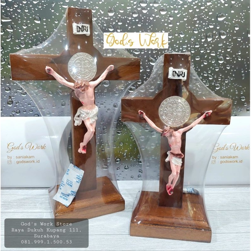 Salib Duduk Benediktus Warna