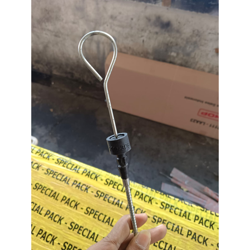 COLOKAN OLI HINO BUS RK8J 15301-E0810