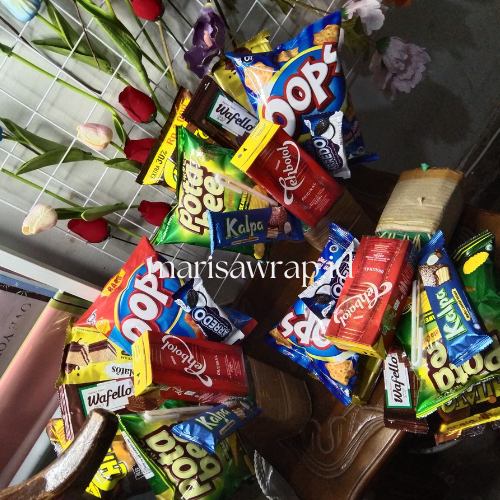 

[MarisaWrap] [COD] Bucket jajan Snack/ Buket makanan / Hadiah Ultah Wisuda Free Greeting Card Kartu Ucapan