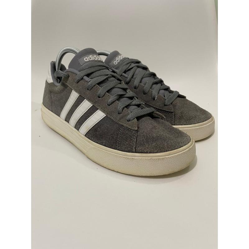 adidas daily coklat 40